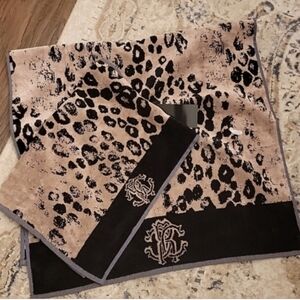 New set of 2 Roberto cavalli bath towel